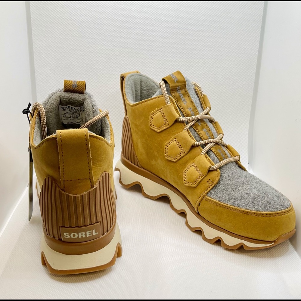 SOREL KINETIC™ CARIBOU BOOT